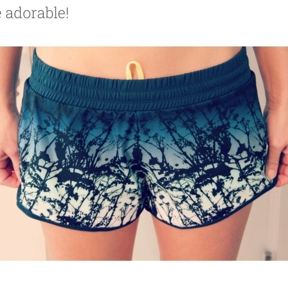 Sweaty Betty Gait Run Shorts - Picture 1 of 8